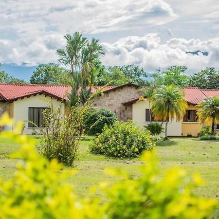 Linda Casa De Verano Con Amplias Zonas Verdes San Isidro De El General Экстерьер фото