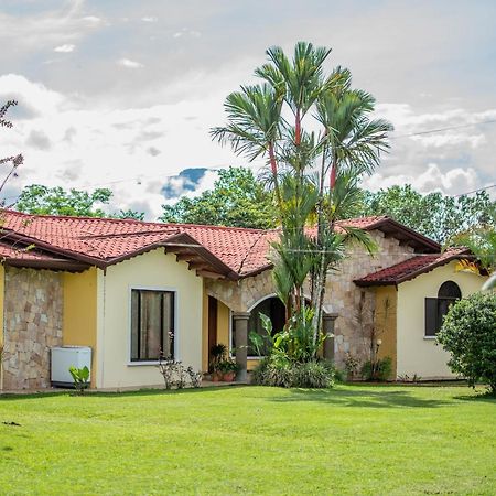Linda Casa De Verano Con Amplias Zonas Verdes San Isidro De El General Экстерьер фото