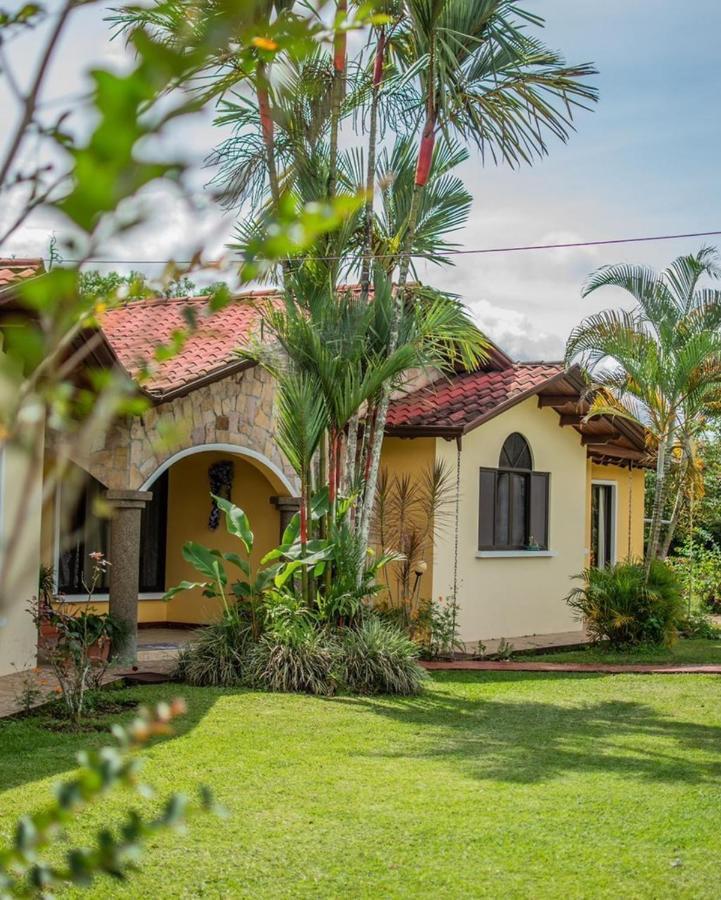 Linda Casa De Verano Con Amplias Zonas Verdes San Isidro De El General Экстерьер фото