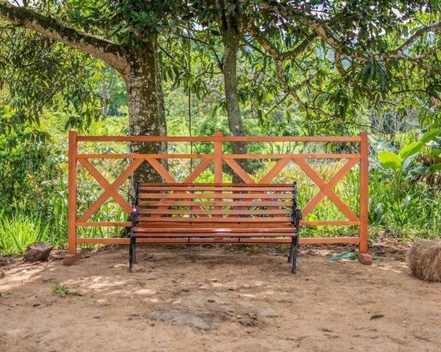 Linda Casa De Verano Con Amplias Zonas Verdes San Isidro De El General Экстерьер фото