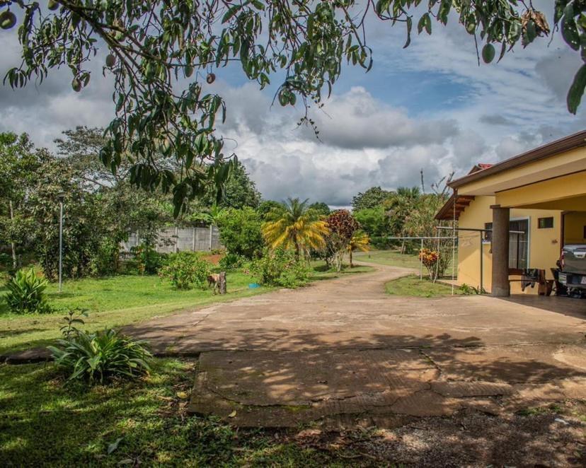 Linda Casa De Verano Con Amplias Zonas Verdes San Isidro De El General Экстерьер фото